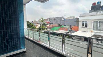 Gambar 1 Rumah 2 Lantai Siap Huni Semi Furnished di Joglo, Jakarta Barat