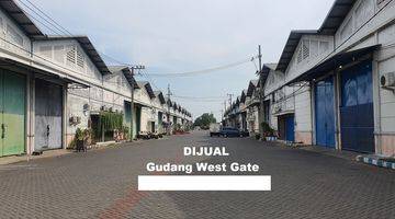 Gambar 2 Dekat Akses Ke Airport Juanda Gudang West Gate Gedangan