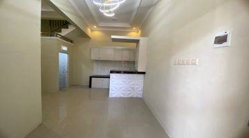 Gambar 3 Dijual  Rumah Semi Furnished Baru di Rangkah, Tambaksari