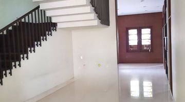 Gambar 4 Disewakan Rumah Nyaman Unfurnished 3 Lantai