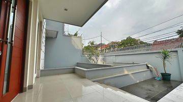 Gambar 2 Disewakan Rumah Nyaman Semi Furnished Dengan Garasi Luas