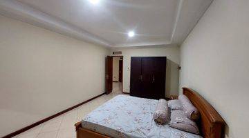 Gambar 5 Di kontrakan rumah hook cantik 2 lantai fully furnished . Hanya 3 menit ke main road suci