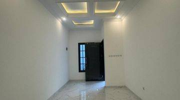 Gambar 2 Rumah 2 Lantai Bagus Semi Furnished SHM di Tanah Baru Beji Depok