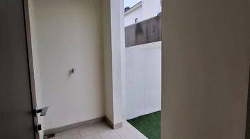 Gambar 3 Rumah 2 Lantai Bagus Semi Furnished SHM di Sawangan Depok