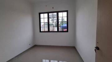 Gambar 4 Rumah 2 Lantai Bagus Semi Furnished SHM di Cimanggis Depok