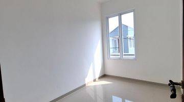 Gambar 3 Rumah 2 Lantai Bagus Semi Furnished SHM di Pasar Minggu, Jakarta