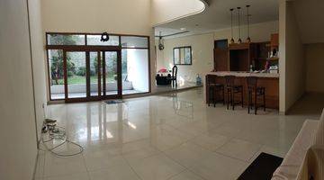 Gambar 1 Rumah Bagus Dan Mewah Semi Furnished di Pusat Kota Bandung Taman Sakura