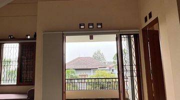 Gambar 4 Rumah 3 Lantai Bagus Full Furnished SHM di Setrasari, Bandung