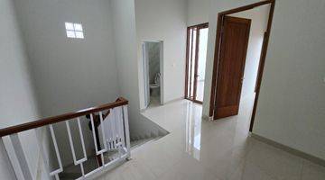 Gambar 2 Dijual 2 Unit Gandeng  Rumah Brand New Di Bsd 2 Lantai Shm Utara