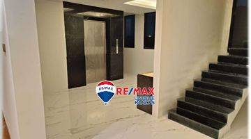 Gambar 3 Rumah Sudah Renovasi Furnish Indoor Swim Pool Lift Kemang Jaksel