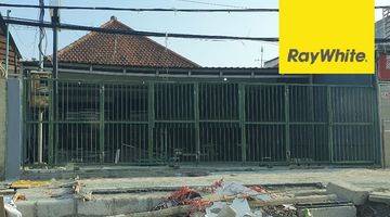 Gambar 1 Disewakan Rumah Pusat Kota di Jalan Kartini Surabaya 