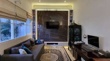 Gambar 1 Rumah di Kebayoran Baru, mewah, modern dan artistik, full furnished.