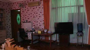 Gambar 2 Dijual Rumah 2 Lantai Semi Furnished Lokasi Strategis Pinggir Jalan Raya, Tebet, Jaksel