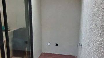 Gambar 1 Rumah 2 Lantai Baru Unfurnished SHM di Northwest Park Citraland , Surabaya