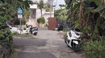 Gambar 3 TANAH DEKAT PANTAI BATU BOLONG CANGGU BALI