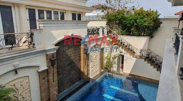 Gambar 1 Dijual RUMAH MEWAH PIK1 Full Furnish ada Swimming pool 