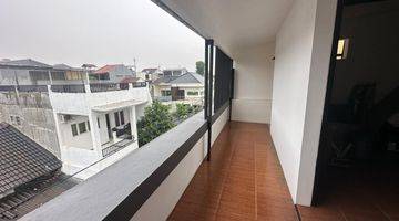 Gambar 2 Rumah Bagus 3 Lantai SHM Full Furnish Lt 114 M2,lb 270 M2,kt 4,km 4 Dekat Mall di Buaran Jakarta Timur