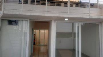 Gambar 2 Rumah bagus dan modern 4 lantai SHM,semi furnish LT 99 m² (6x16,5) LB 330 m²,4+1 KT,5 KM hadap timur dikelapa lilin Kelapa Gading,Jakarta Utara