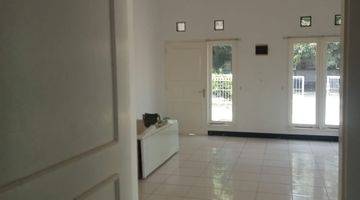 Gambar 5 Rumah Hook SHM Halaman Luas,lt 300m2,lb 144m2,kt 3+1,km 2+1 Di Cluster Taman Sari Harapan Indah Bekasi