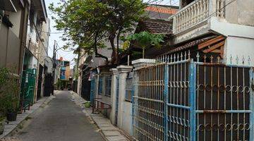 Gambar 1 Rumah 2 lantai dekat masjid dan rmh sakit