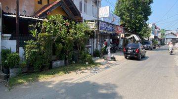 Gambar 4 Rumah Kota Cirebon Pinggir Jalan  Semi Furnished