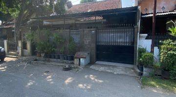 Gambar 5 Rumah Kota Cirebon Pinggir Jalan  Semi Furnished