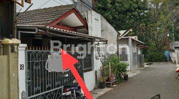 Gambar 3 RUMAH KEBON  JERUK DI BELAKANG POM BENSIN KODAM JAYA KEBON JERUK JAKARTA BARAT