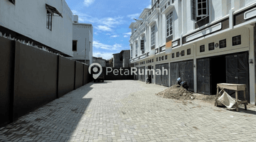 Gambar 2  Townhouse Komplek Eastin