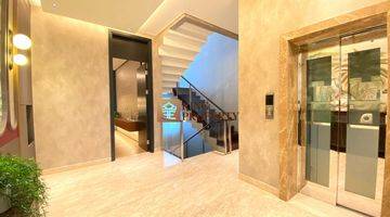 Gambar 2 Private Lift Luxury Rumah Sultan Chopin Golf Island Pik View Laut