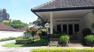 Gambar 1 Di Jual Rumah Mewah Klasik Bangunan Bergaya Arsitektur Belanda di Sayap Jl. Ir. H. Djuanda, Dago, Bandung Utara