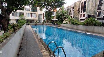 Gambar 4 Rumah Pojok Harga Anjlok 3 Lantai Ada Pool