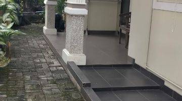 Gambar 3 Rumah Nyaman Depan Taman Harga Teman