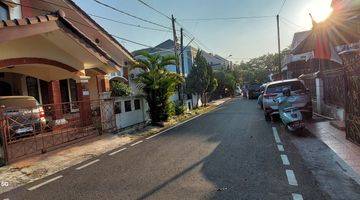 Gambar 5 Rumah Klasik Jual Lelang Dekat Stasiun Lrt Jatibening City