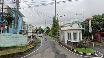 Gambar 1 Rumah Klasik Jual Lelang Dekat Stasiun Lrt Jatibening City