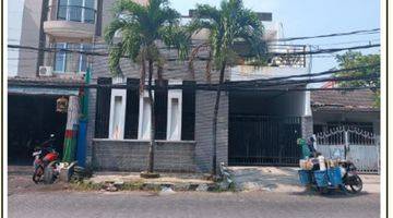 Gambar 4 Rumah Jl. Simpang Darmo Permai Selatan 