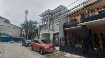 Gambar 2 Rumah 2 Lantai di Jl. Bangunan Barat Komp. Bulog Kelurahan Kayu Putih Kecamatan Pulogadung Jakarta Timur, Jakarta Timur