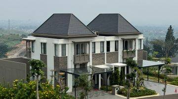 Gambar 1 Rumah All Hook View Gunung 3 Lantai Baru SHM