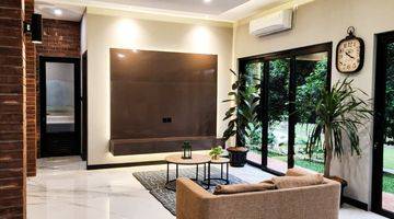 Gambar 4 Bsd - Delations Brand New House Furnished Samping Taman