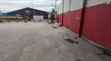 Gambar 2 Gudang Ex Showroom di Bekasi Barat