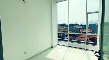 Gambar 3 FOR RENT (Disewakan)
Rukan/Kantor di Duren Tiga Mampang, Jaksel
