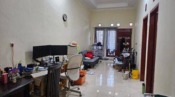 Gambar 4  Rumah Semi Furnished di Harapan indah bekasi, Harapan Indah