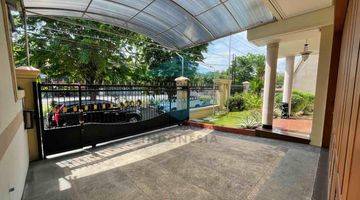 Gambar 5 Dijual Rumah Premium Siap Huni Semi Furnished Bagus S H M - Sertifikat Hak Milik 