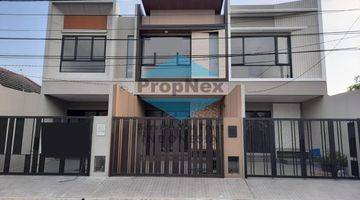 Gambar 1 Dijual Rumah 2lt di Nirwana Eks