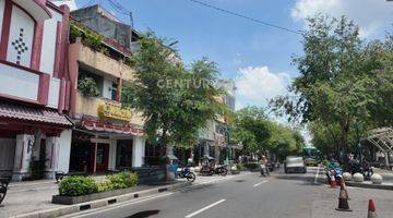 Gambar 2 Ruko 4 Lt Di Malioboro  Seberang Kantor Gubernuran