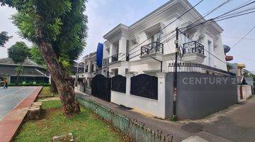 Gambar 1 Rumah Mewah Model Classic Tebet Dalam Full Furnished