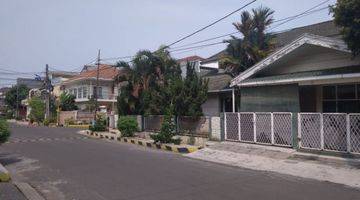 Gambar 1 Rumah Kelapa Gading Timur