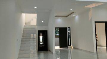 Gambar 3 Rumah New Minimalis Modern di BSD Puspita Loka , Boulevard, Posisi rumah badan