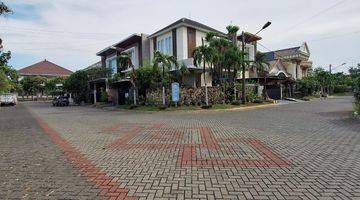 Gambar 1 Rumah Semi Furnished Posisi Hook SHM Araya 1 Surabaya Timur