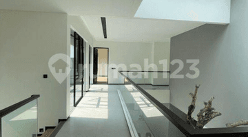 Gambar 1 Rumah Modern Minimalis 2 Lantai di Kota Baru Parahyangan