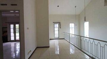 Gambar 4 Dijual Rumah Modern American Classik Di Batununggal